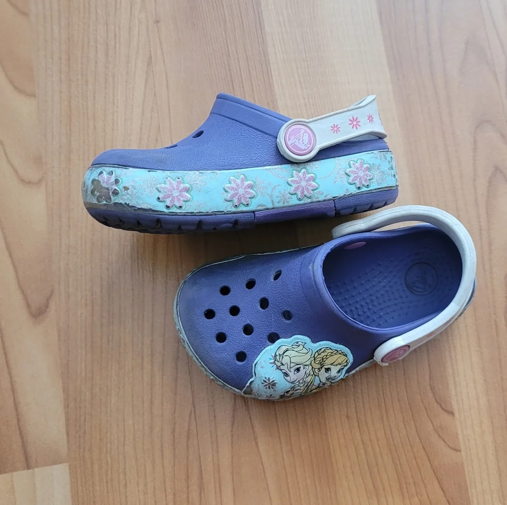 Disney Crocs Toddler kids Frozen Elsa Anna SZ C 6 Purple Water Shoes Fits Sz 4-6